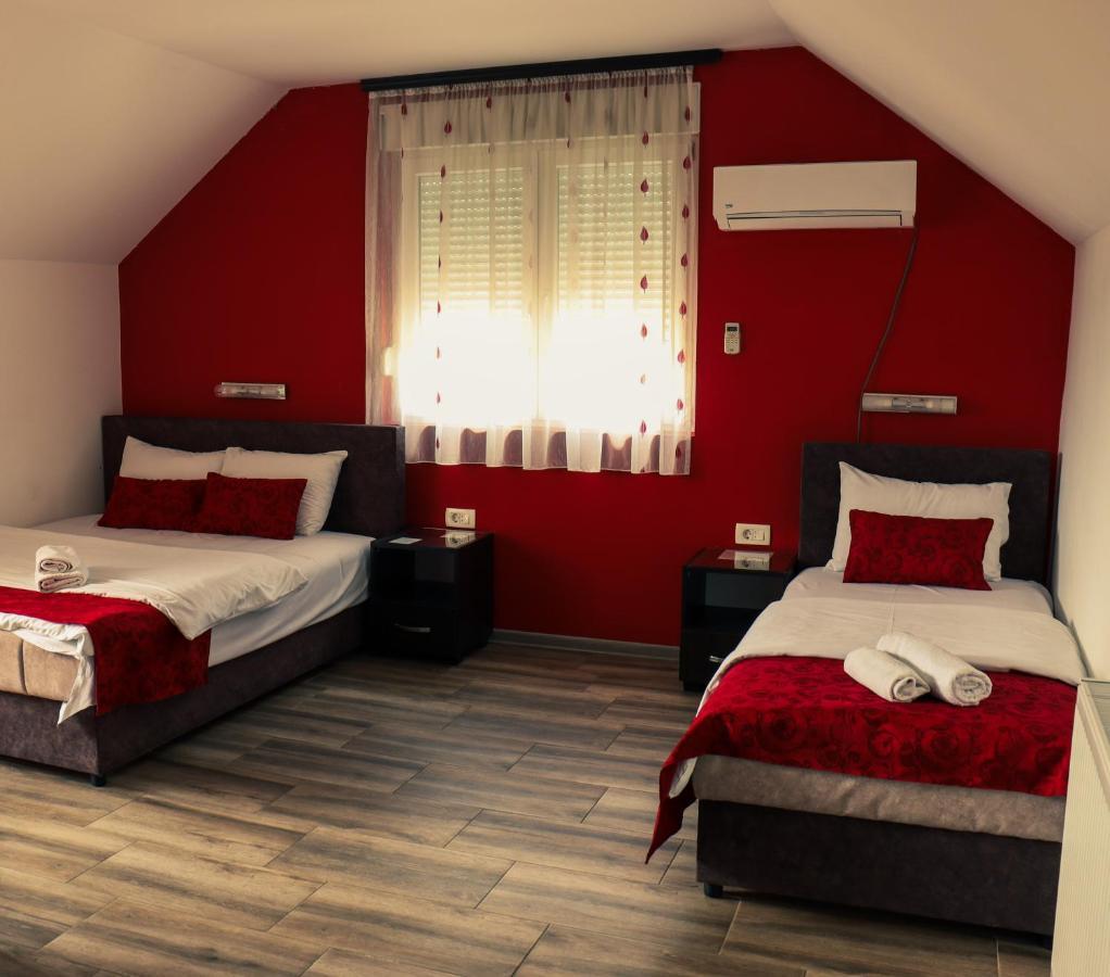 Restoran & Motel Manjez Bijelo Polje Bagian luar foto